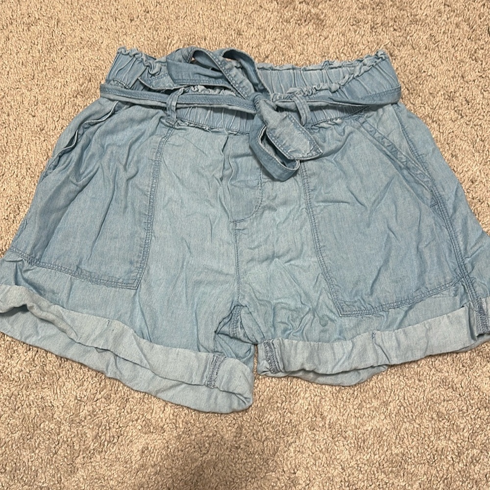 Paperbag shorts.